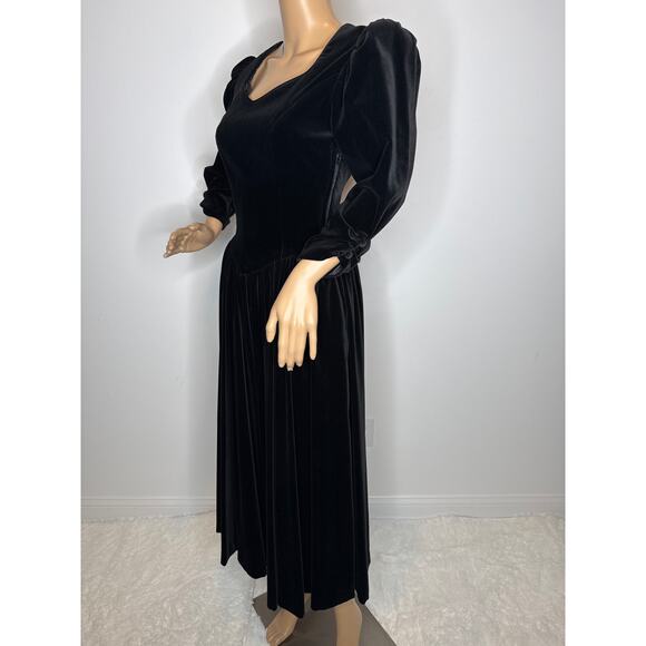 1980s Laura Ashley Black Velvet Puff Sleeve Midi Open Back with Bow Dress small - Picture 9 of 14